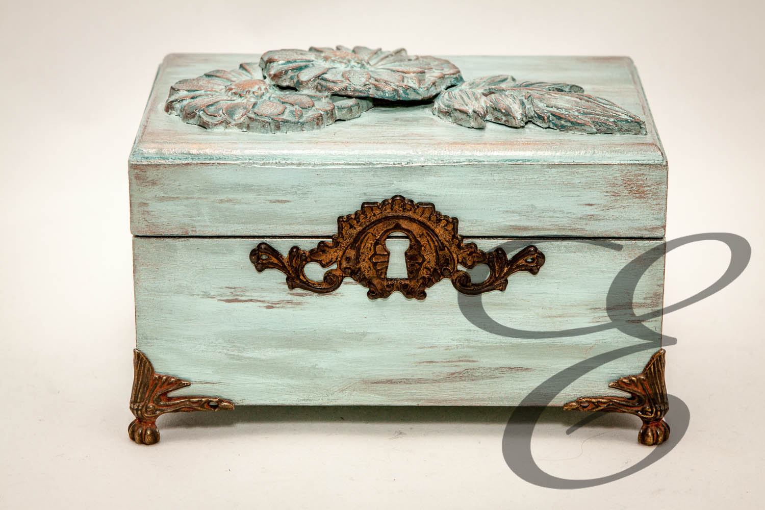 Kosmetiktücherbox Weiß mit Rosenmotiv – Handgefertigtes Unikat von E-Family Jestetten
