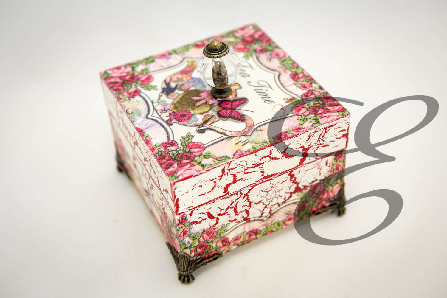 Tee Box Rosa Weiß mit Blumenmotiv – Handgefertigtes Unikat von E-Family Jestetten